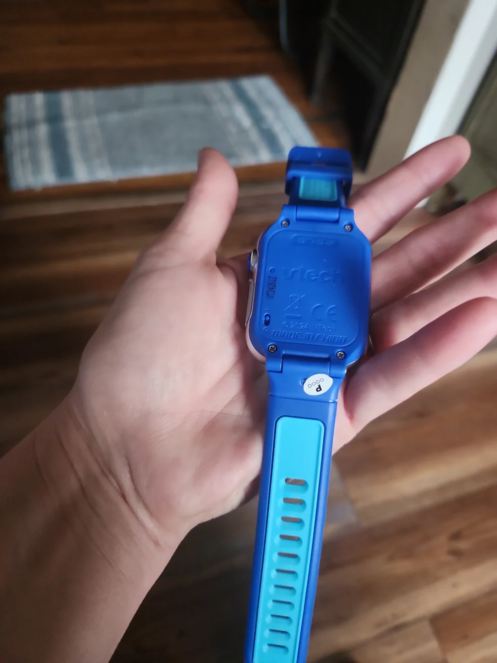 VTech DX4 Kids Smartwatch – Vibrant Blue Silicone Strap